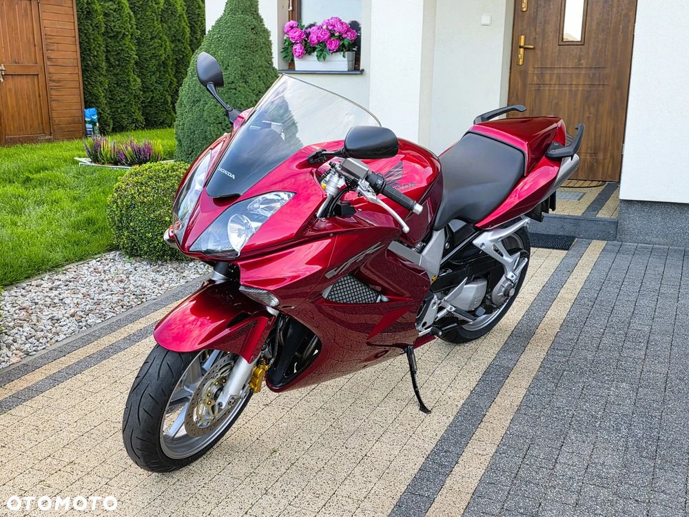 Honda VFR - 9