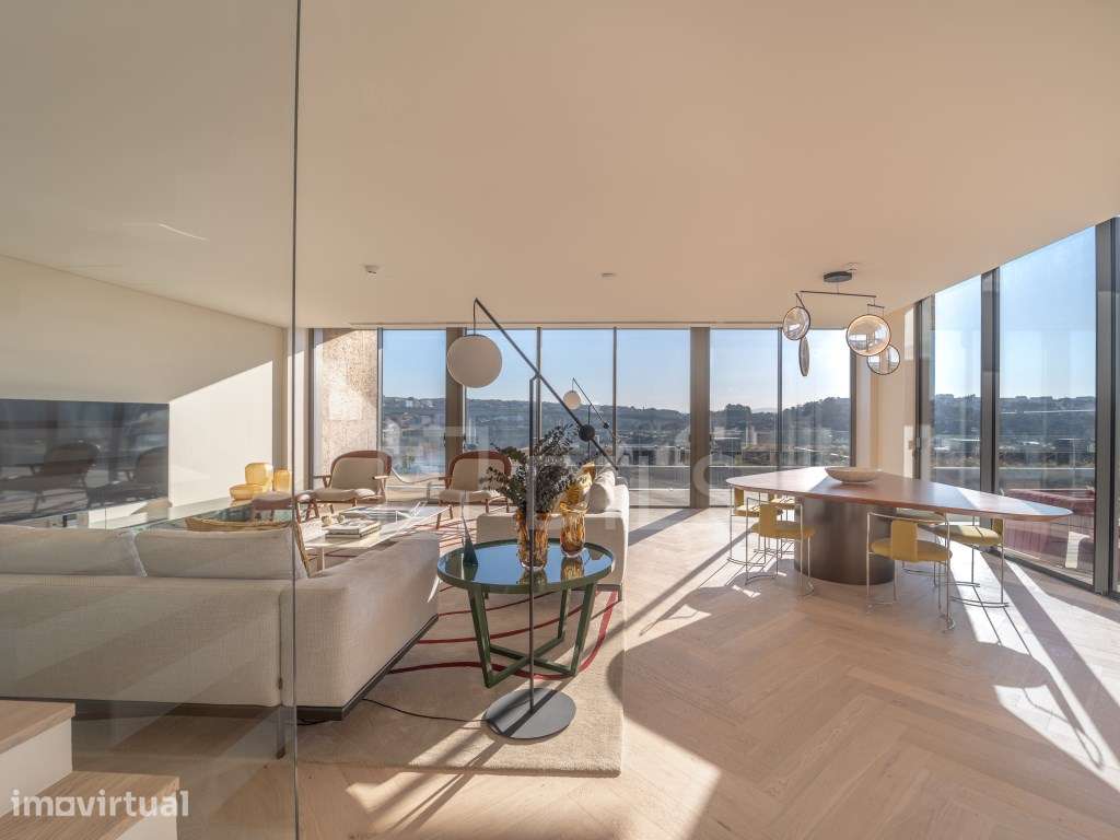Moradia T3 Triplex, com jardim e terraço, frente ao Rio Douro - Grande imagem: 4/116