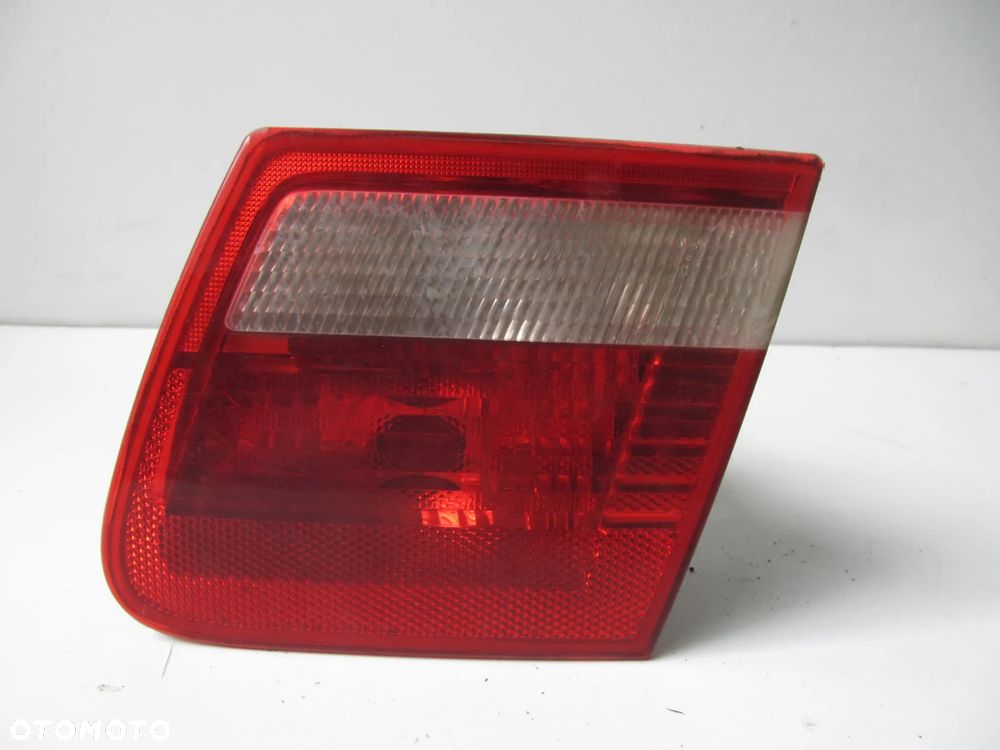 LAMPA W KLAPE PRAWA BMW E46 SLASK WYSYLKA - 1