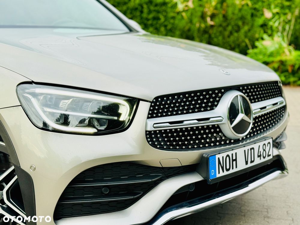 Mercedes-Benz GLC 200 4Matic 9G-TRONIC AMG Line Plus - 29