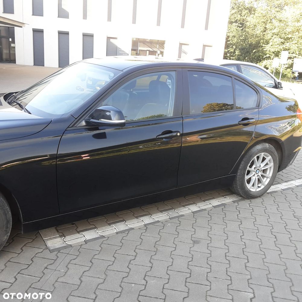 BMW Seria 3 316i - 12