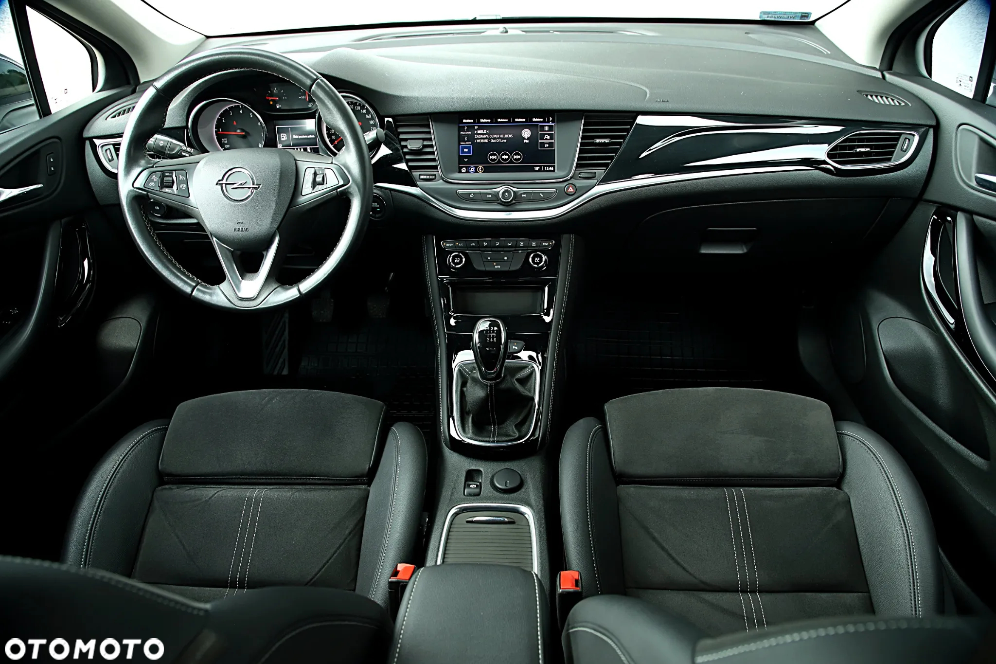 Opel Astra V 1.2 T Elegance S&S - 25