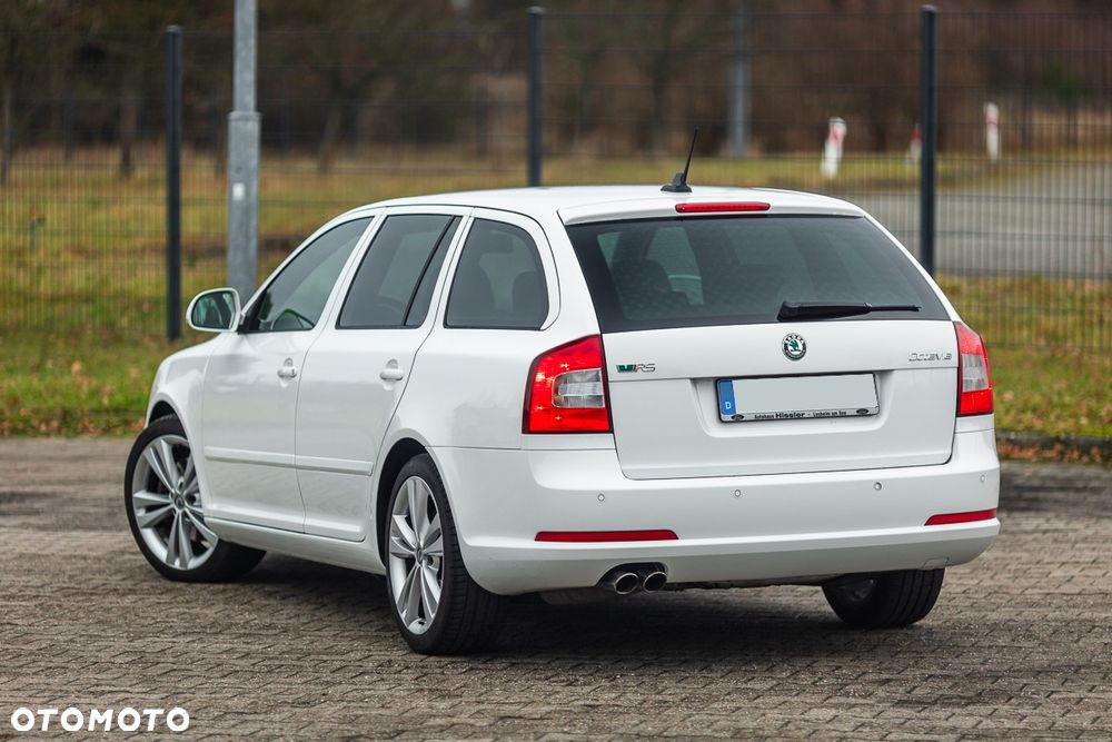 Skoda Octavia 2.0 TDI CR DPF RS - 16