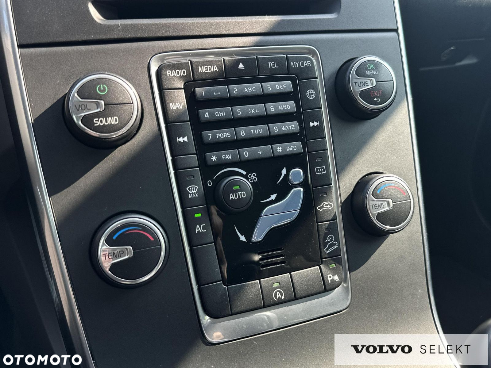 Volvo V60 Cross Country - 28