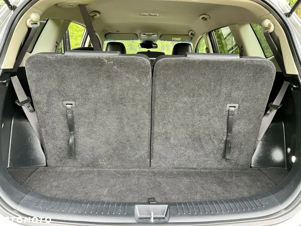 Kia Carens 1.7 CRDi XL 7os - 12