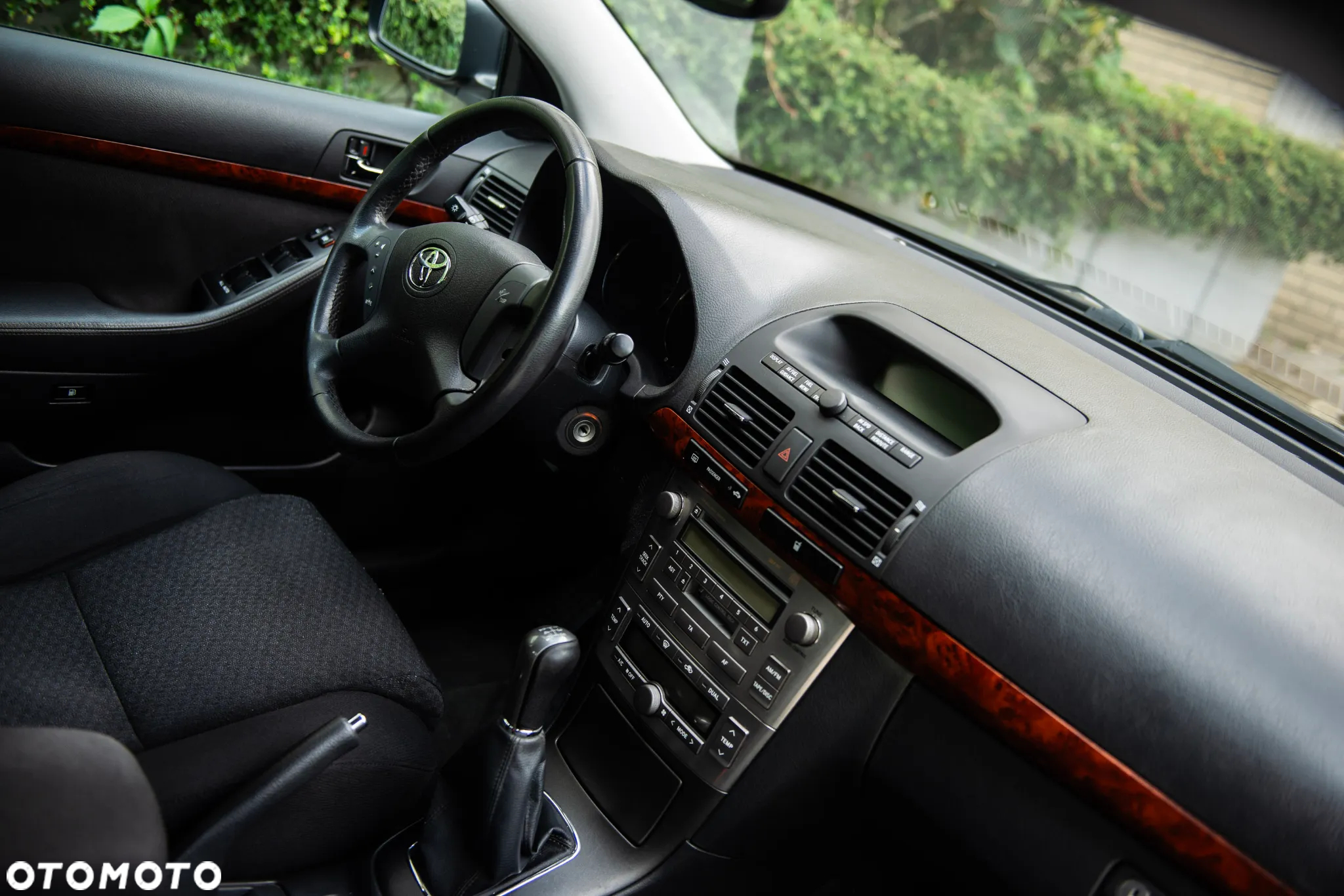 Toyota Avensis 1.8 Sol - 25