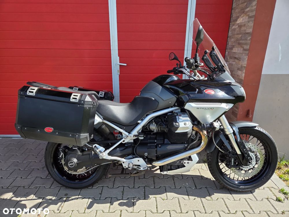 Moto Guzzi Stelvio - 1