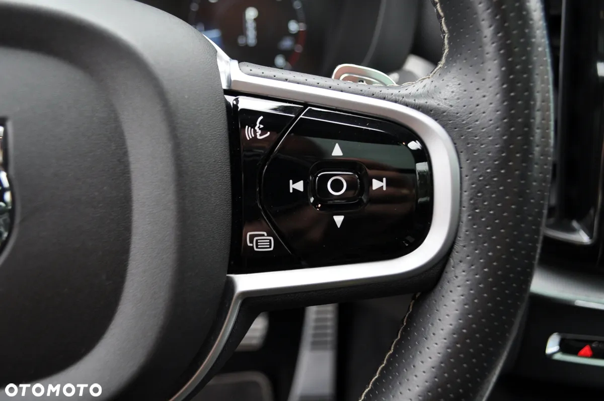 Volvo XC 60 D4 SCR AWD R-Design - 29