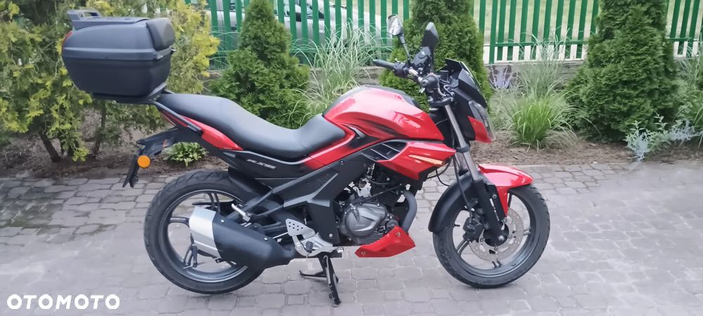 Junak Inny - 1