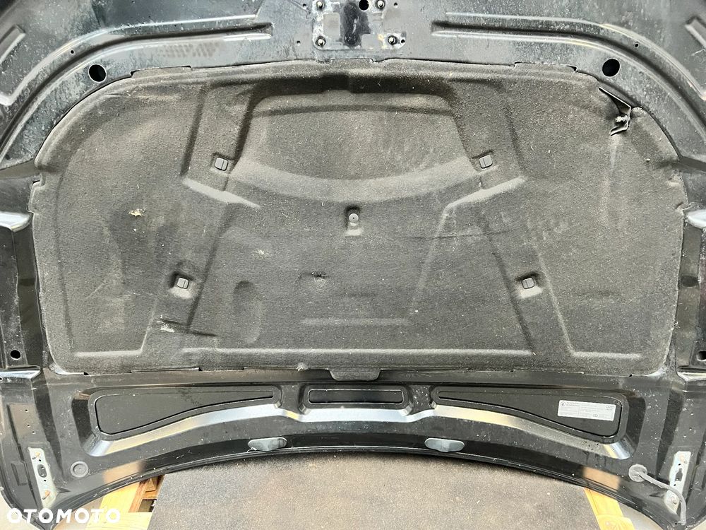 Wygłuszenie maski AUDI A4 B8