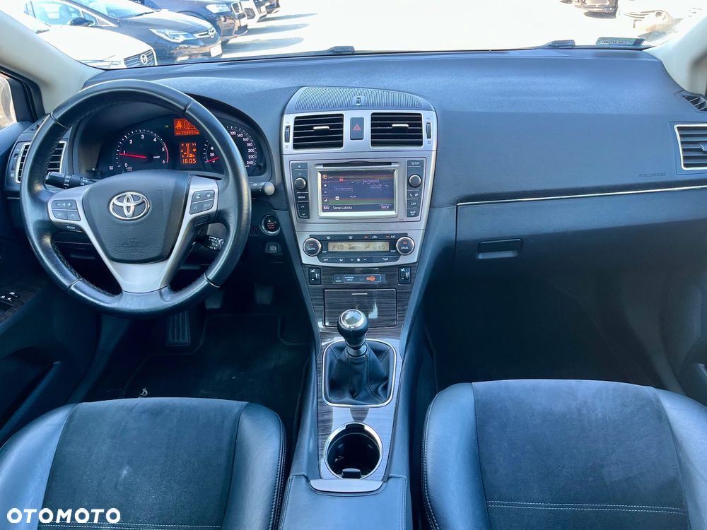 Toyota Avensis 2.0 D-4D Premium - 19