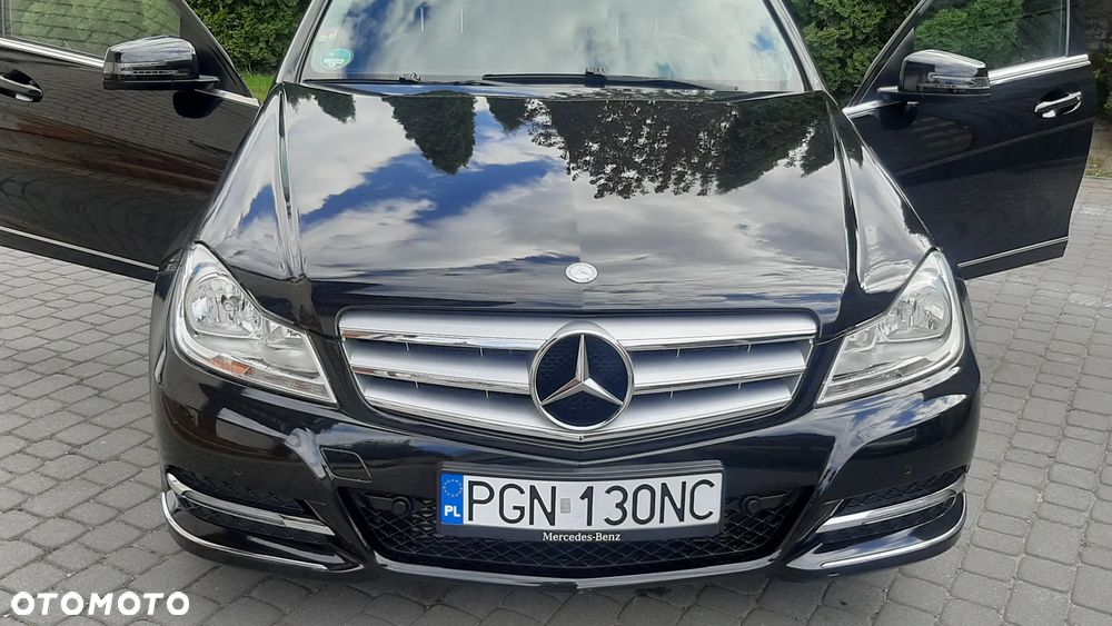 Mercedes-Benz Klasa C 180 CGI BlueEFFICIENCY Avantgarde - 16