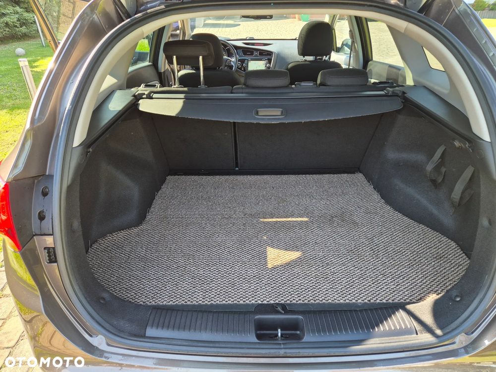 Kia Ceed 1.6 GDI L DCT - 25