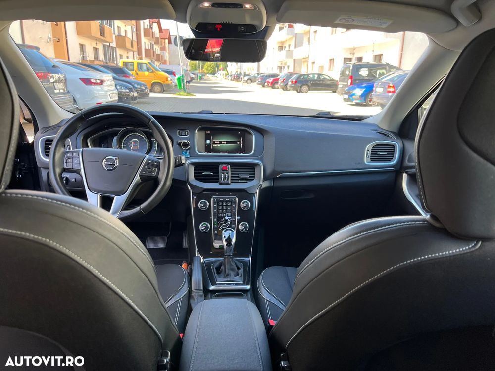 Volvo V40 D2 Geartronic Momentum - 1