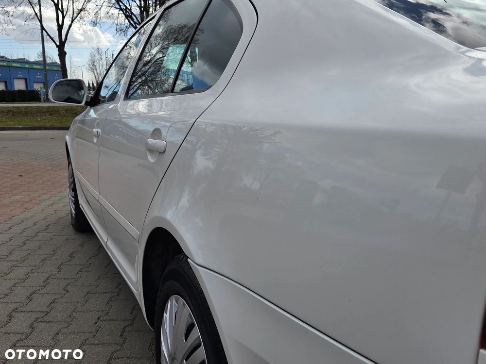 Skoda Octavia 1.6 Combi Classic - 16
