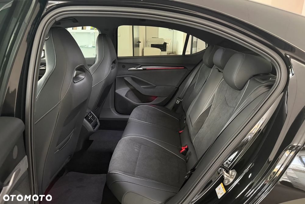 Skoda Superb 2.0 TSI Sportline DSG - 11