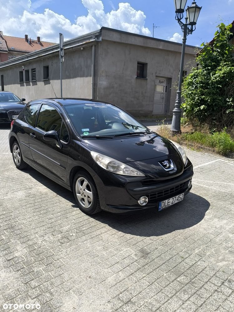 Peugeot 207 - 1