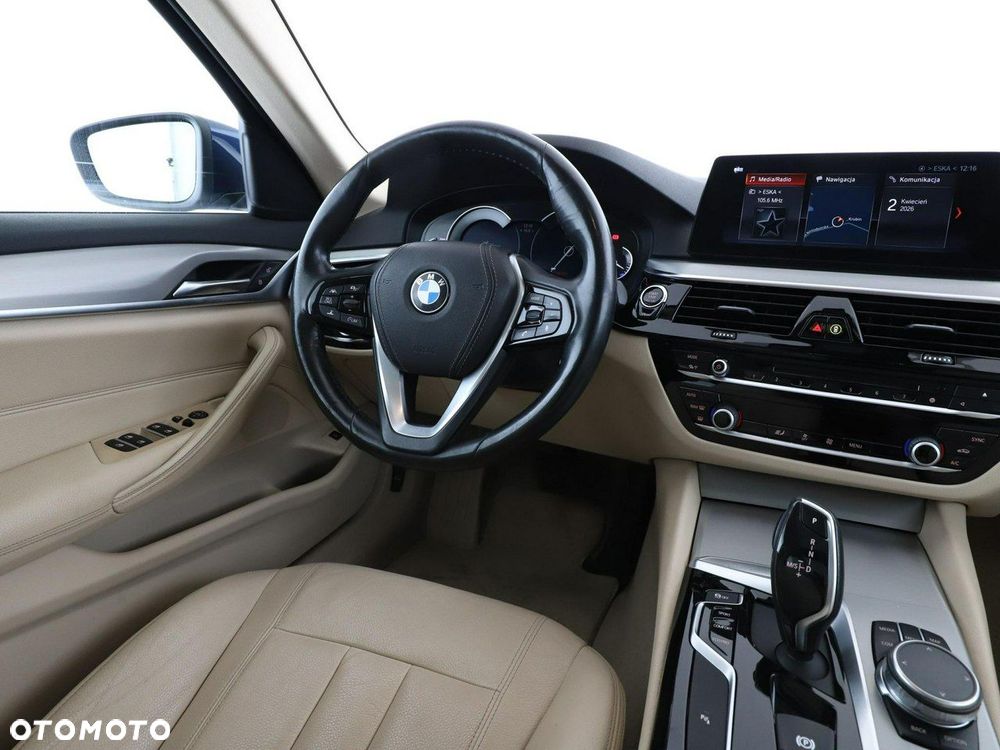 BMW Seria 5 520d xDrive - 17
