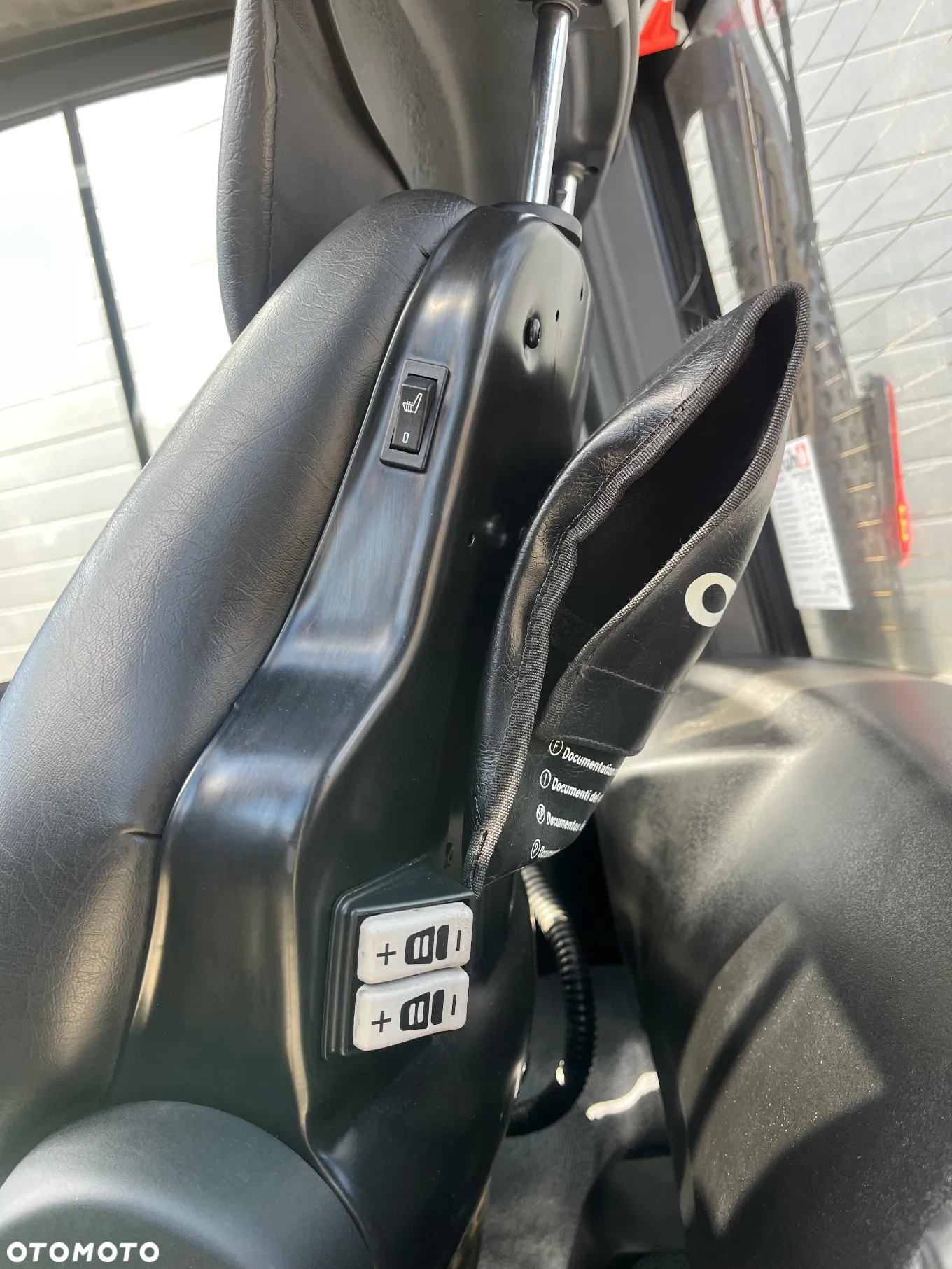 Linde H18T 391 Gaz LPG TRIPLEX Pełna kabina WAGA Pozycjoner Przesuw Oświetlenie drogowe - 22