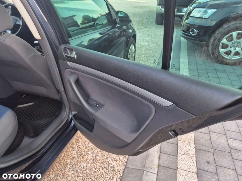 Volkswagen Golf - 21