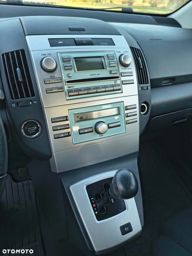 Toyota Corolla Verso - 4