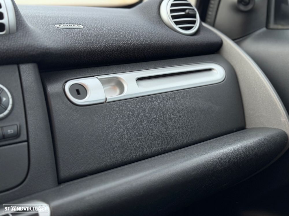 Smart ForTwo Coupé ver-1-0-mhd-passion-71-softouch - 14