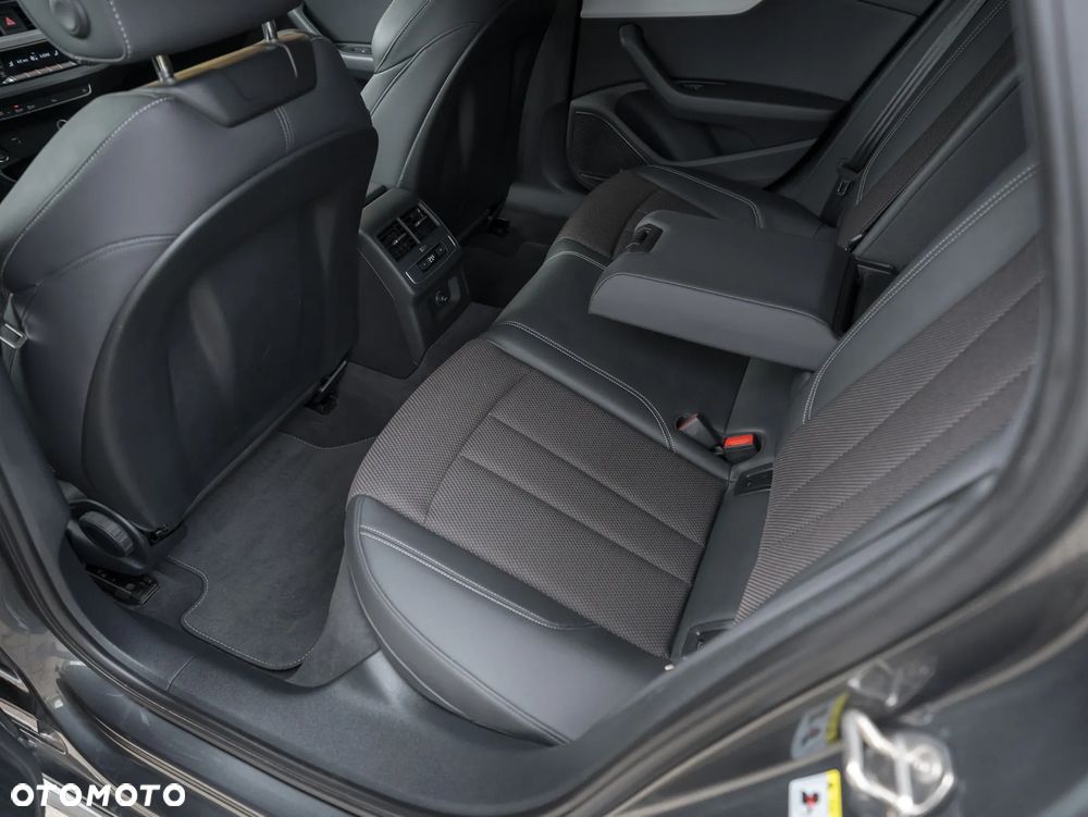 Audi A4 Avant 40 TDI mHEV Quattro S Line S tronic - 32