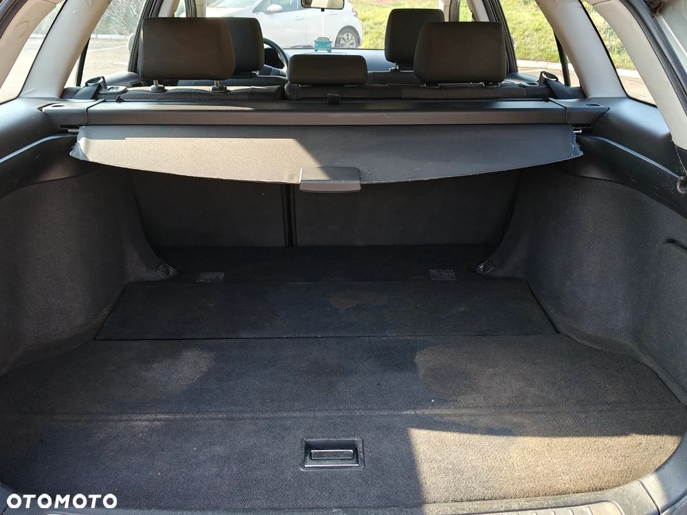 Toyota Avensis 2.0 D-4D Sol Premium - 17