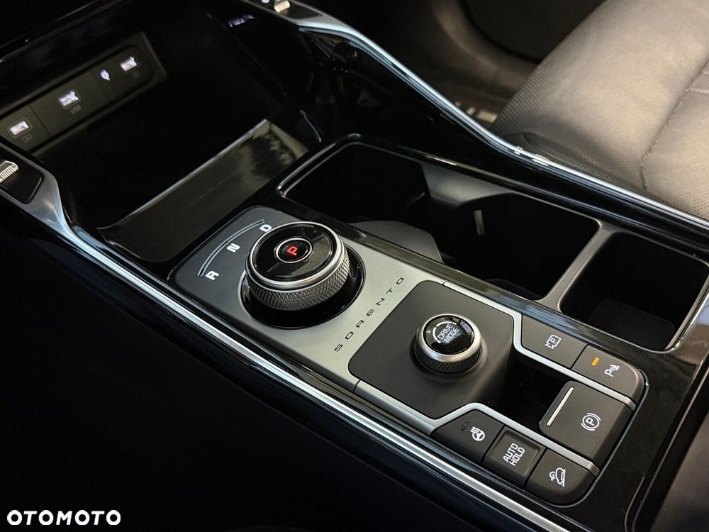 Kia Sorento 1.6 T-GDI HEV XL 7os - 36