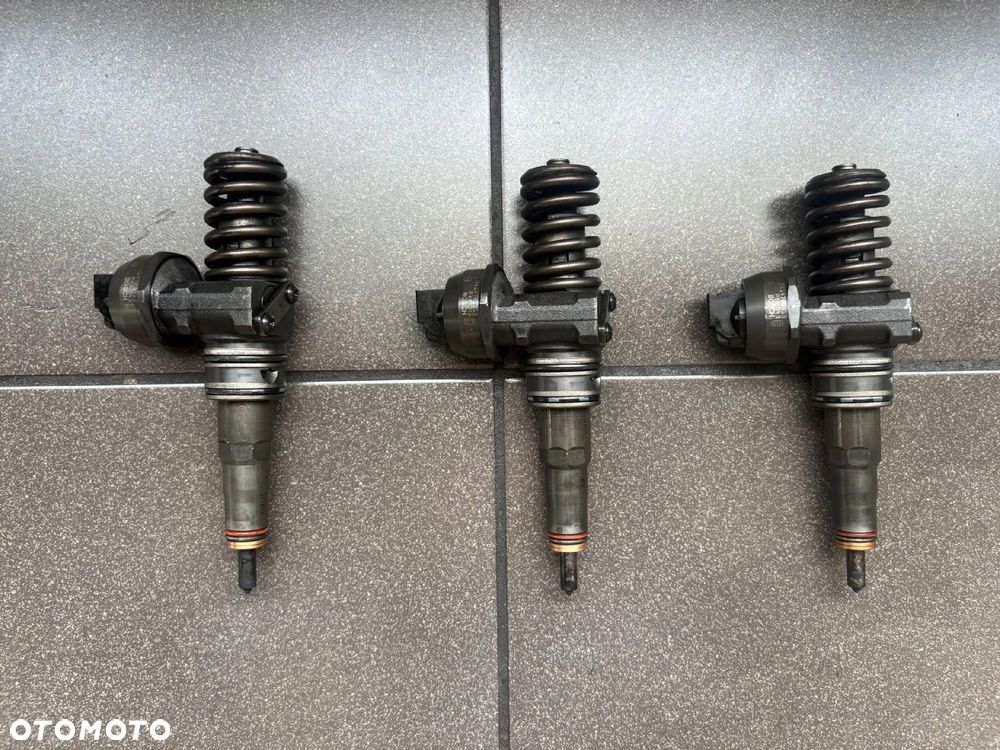 POMPOWTRYSKIWACZ 1.9 TDI VW AUDI SEAT SKODA 038130073BN - 2