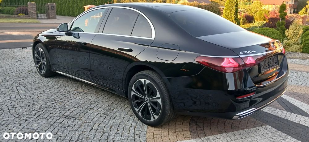 Mercedes-Benz Klasa E 300de 4Matic 9G-TRONIC Edition AVANTGARDE - 3