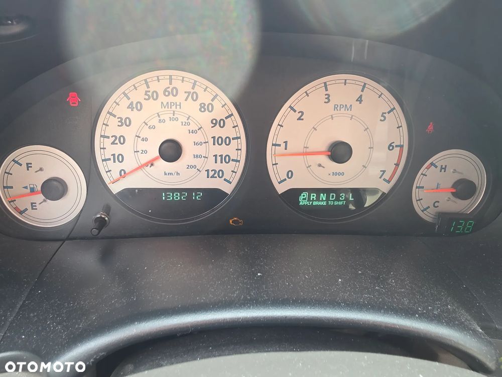 Chrysler Town & Country 3.8 - 7