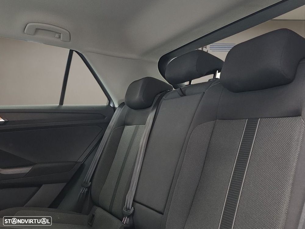 VW T-Roc 1.0 TSI Urban - 16