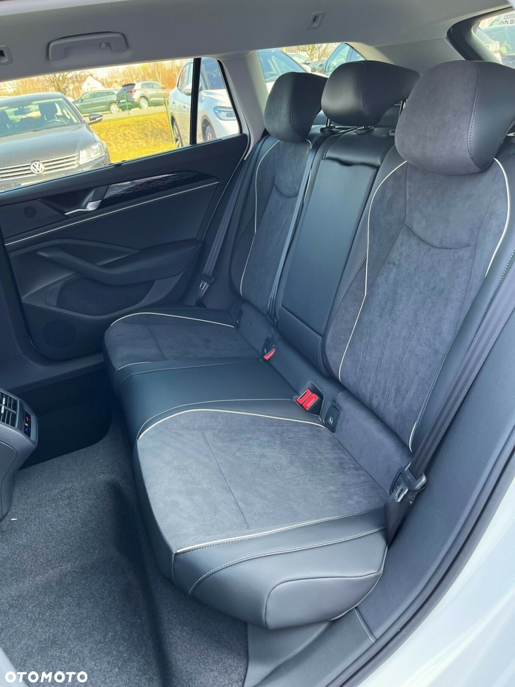 Volkswagen Passat 2.0 TDI SCR Elegance DSG - 11