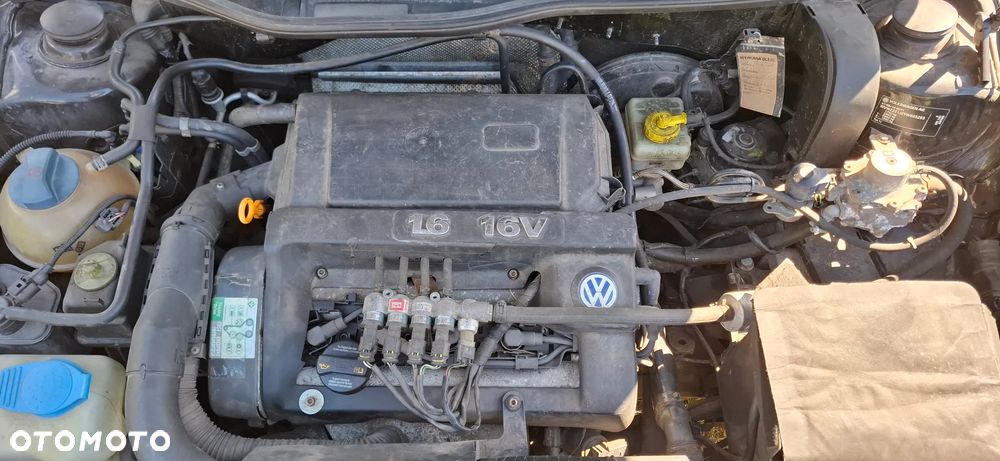 Volkswagen Golf 1.6 Comfortline - 13