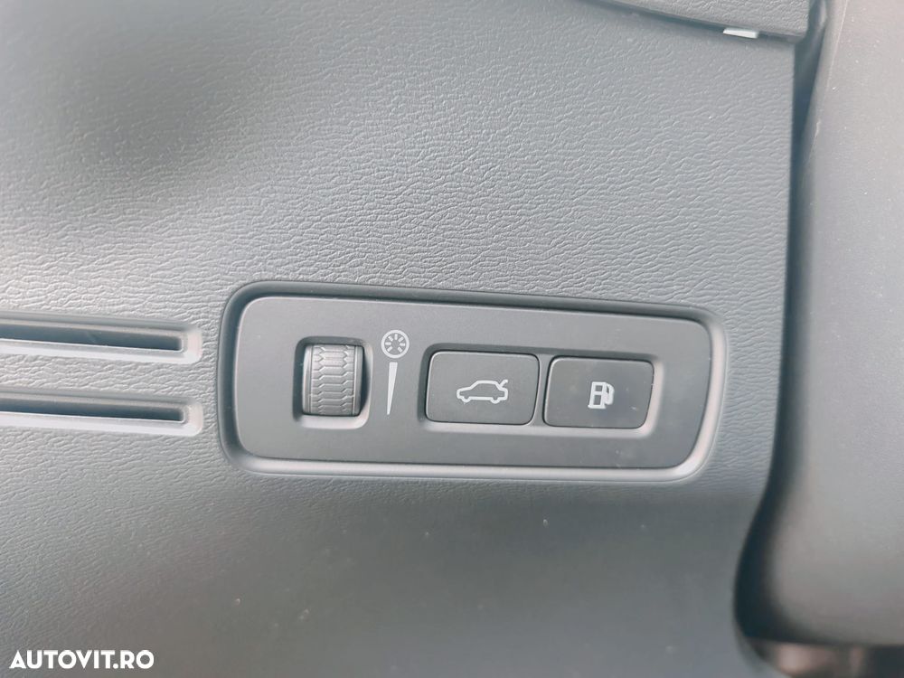 Volvo XC 40 T4 Recharge DKG Ultimate Bright - 10