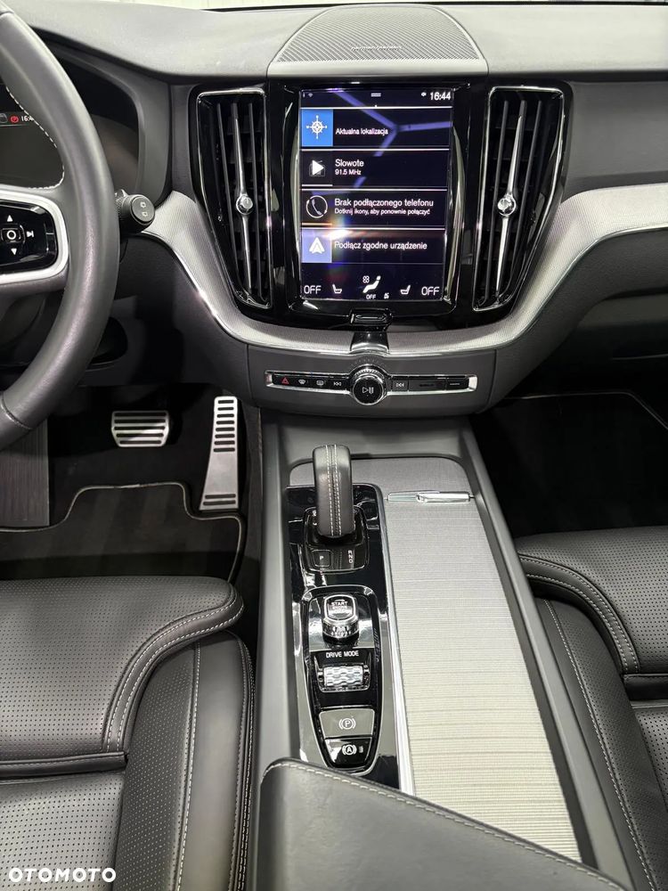 Volvo XC 60 T8 Plug-In Hybrid AWD R-Design - 16