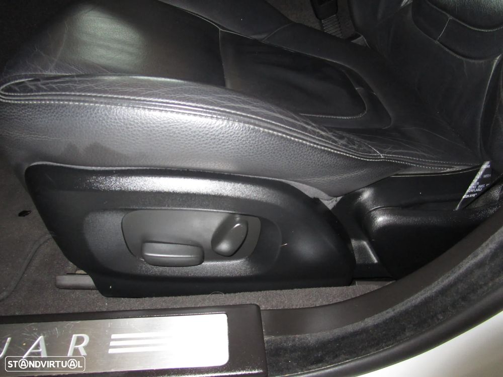 Jaguar XF Sportbrake 2.2 D R-Sport - 36