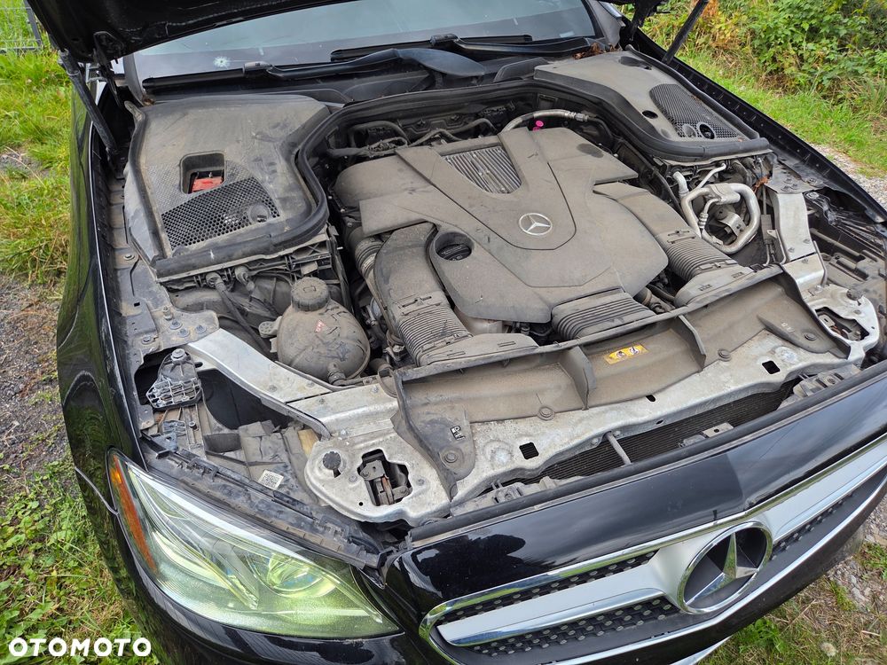 Mercedes-Benz Klasa E 400 4Matic 9G-TRONIC AMG Line - 27