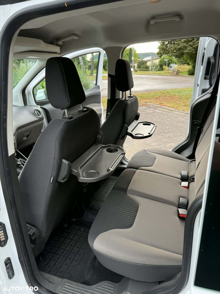 Ford Tourneo Courier 1.5 TDCi S&S Trend - 23