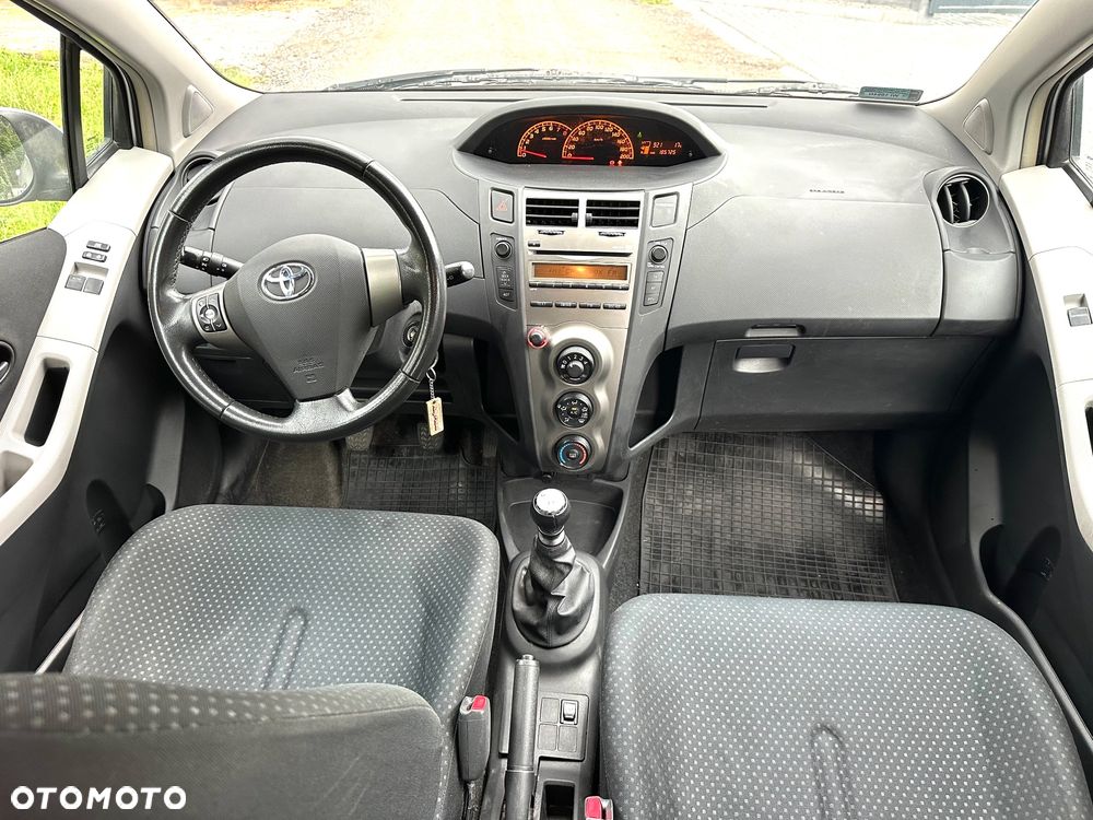 Toyota Yaris 1.33 Prestige - 7