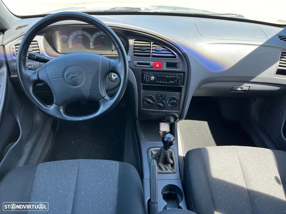 Hyundai Elantra 2.0 CRDi GLS - 13