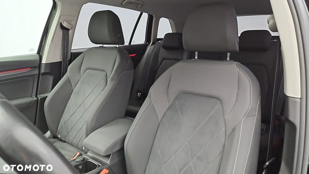 Volkswagen Golf - 11