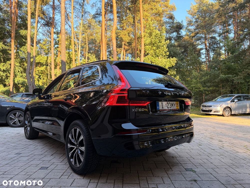 Volvo XC 60 B4 D AWD Geartronic Momentum Pro - 4