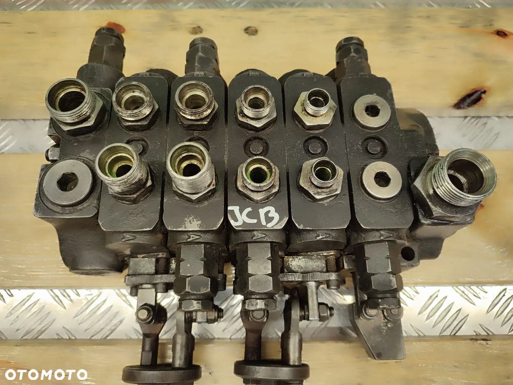 Rozdzielacz hydrauliczny 3469205165 ładowarka JCB - 6