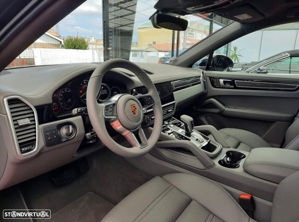 Porsche Cayenne Coupé E-Hybrid - 7