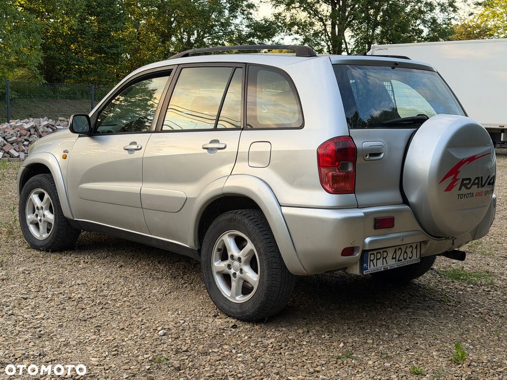 Toyota RAV4 D-4D 4x4 - 9