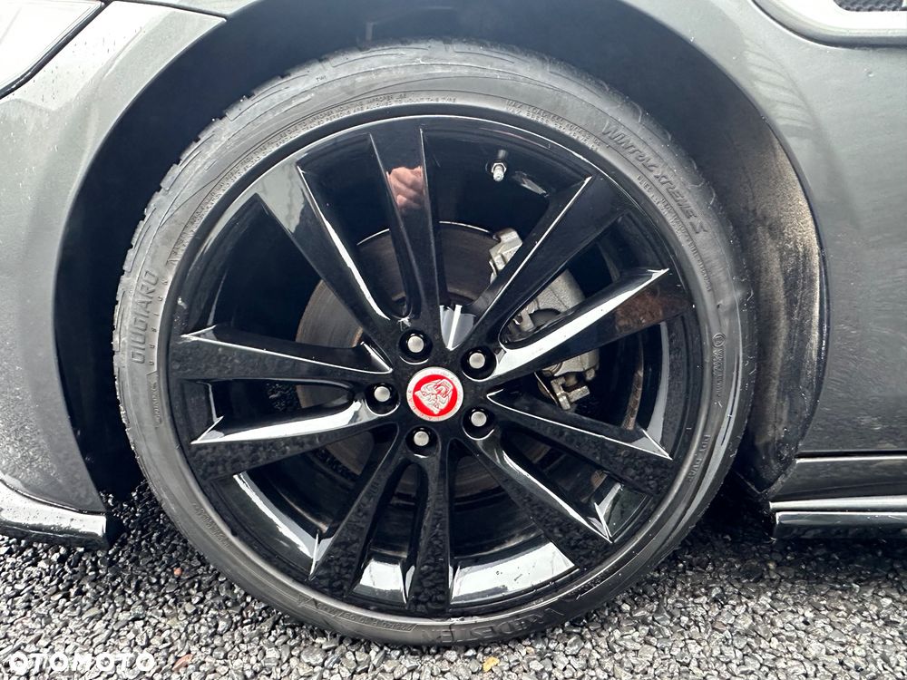 Jaguar XE 20d R-Sport - 23