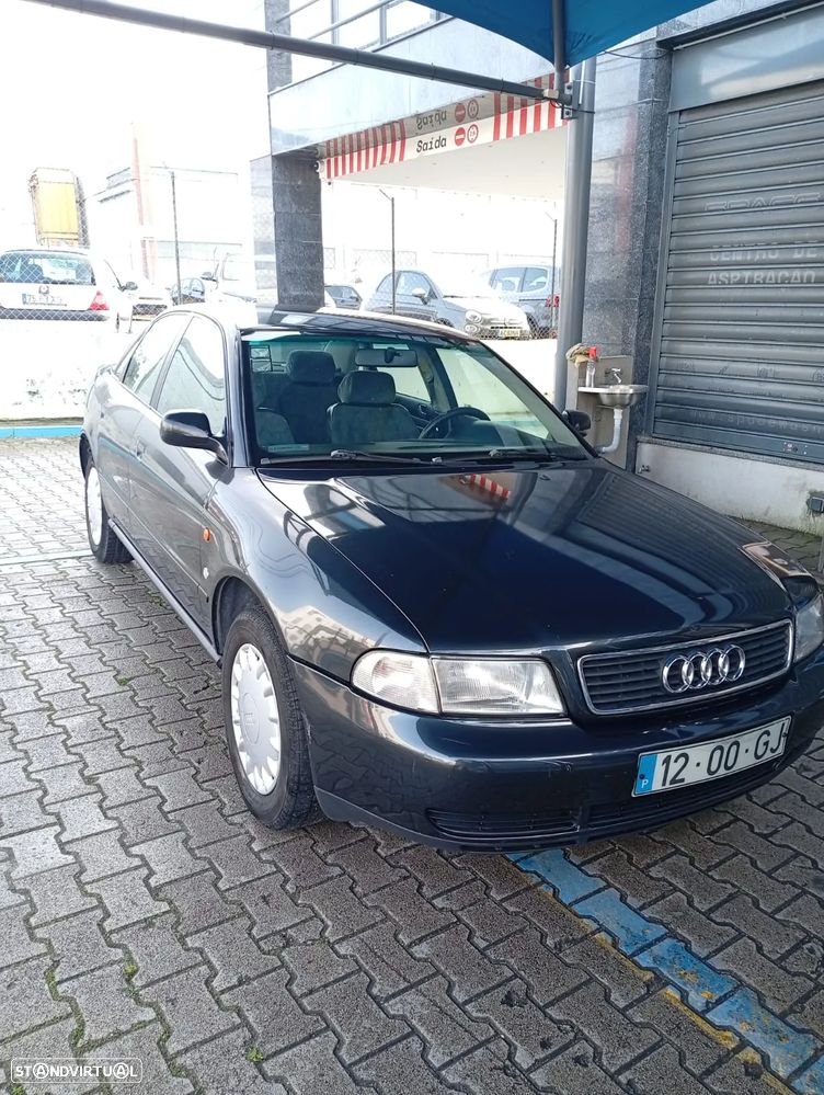 Audi A4 1.6 Confort - 15