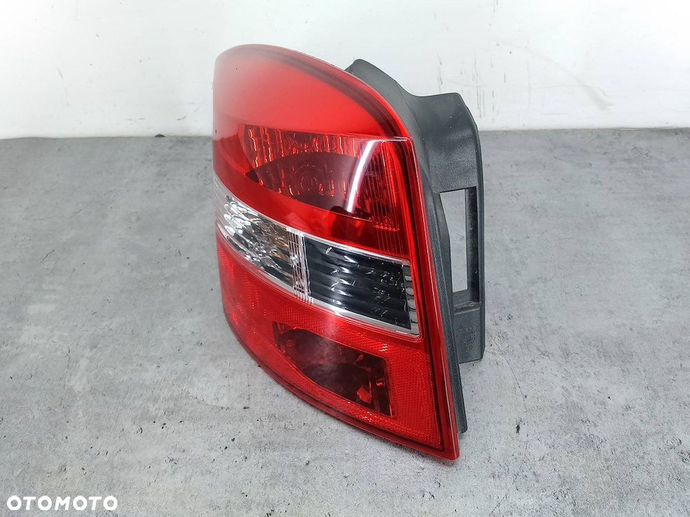 LAMPA TYLNA LEWA RENAULT LAGUNA III 08-551-1980L KOMBI - 4